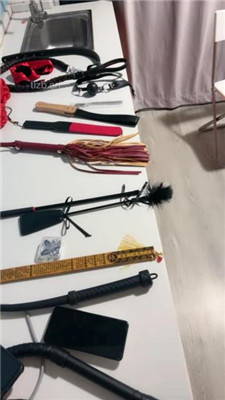 图片[7]_【暴荔姐姐】重度sp抽到狗跪地求饶_绳艺库视频下载