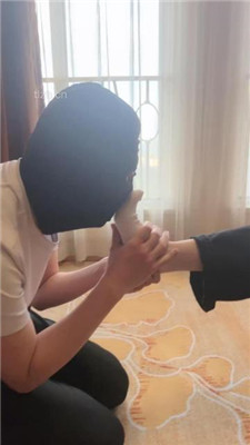 图片[10]_【筱月】加官窒息-高跟碾/运动鞋踩踏/深喉闻原味_绳艺库视频下载