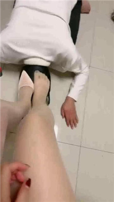 图片[5]_【草莓S】双S-高跟长靴闻舔/长靴窒息臭死贱奴_绳艺库视频下载