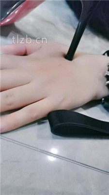 图片[12]_【小羊】母畜-狗链转胯遛狗/闻舔黑丝_绳艺库视频下载