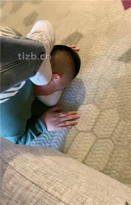 图片[18]_【酒鸽】双S-人体烟灰缸-长靴小白鞋踩/踩踏/骑马/闻臭白袜_绳艺库视频下载