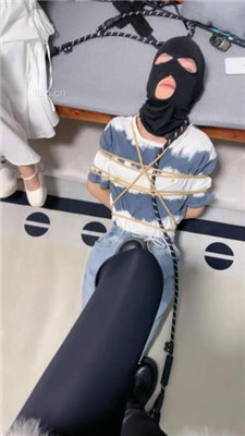 图片[20]_【樱子大人】双S虐狗-长靴白鞋踩踏/转胯/窒息/捆绑【双视角版】_绳艺库视频下载