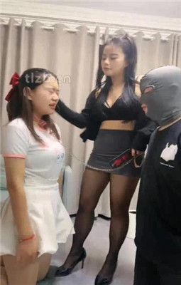 图片[3]_【伊诺】情侣奴-奴下奴-强迫舔女奴的臭脚_绳艺库视频下载