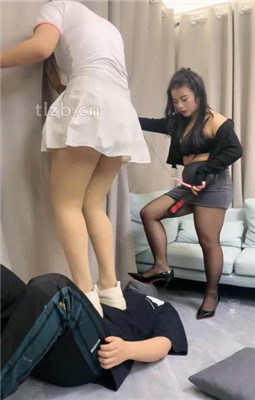 图片[9]_【伊诺】情侣奴-奴下奴-强迫舔女奴的臭脚_绳艺库视频下载