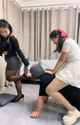 图片[4]_【伊诺】情侣奴-奴下奴-强迫舔女奴的臭脚_绳艺库视频下载