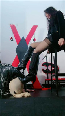 图片[9]_【靴嘉倪】艺术惩罚偷鞋奴_绳艺库视频下载