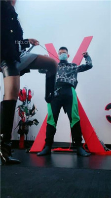 图片[2]_【靴嘉倪】艺术惩罚偷鞋奴_绳艺库视频下载