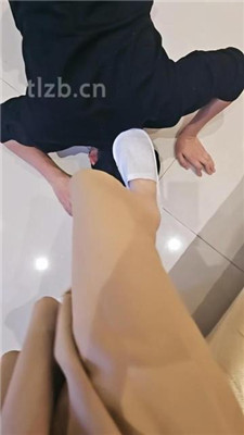 图片[17]_【嘉妮】气味控制-高跟丝袜脚喂食_绳艺库视频下载