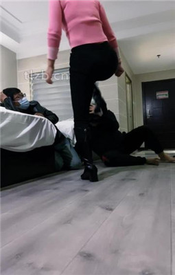 图片[2]_【孤傲女帝】长靴S重度踢踹虐打双M_绳艺库视频下载