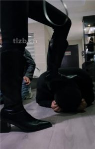 【孤傲女帝】长靴S重度踢踹虐打双M_绳艺库视频下载