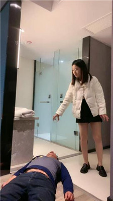 图片[6]_【小雅老师】强制吸香水/喝圣水/舔脏鞋底/踹狗头/耳光_绳艺库视频下载