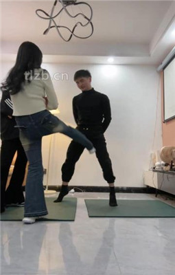 图片[4]_【尤物大大】双S-骑马骑脖/全体重踩踏/跪舔鞋袜脚/坐脸窒息_绳艺库视频下载