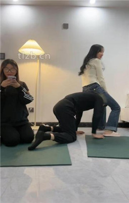 图片[20]_【尤物大大】双S-骑马骑脖/全体重踩踏/跪舔鞋袜脚/坐脸窒息_绳艺库视频下载