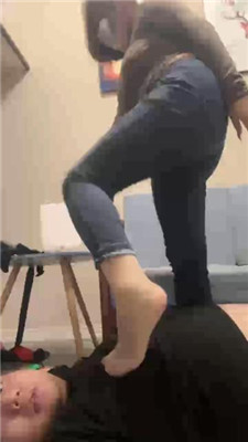 图片[2]_【素人开发】肉丝脚踩脚垫_绳艺库视频下载