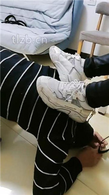 图片[3]_【广东迪迪】双S-脏运动鞋踩虐舔/垃圾桶套头【双视角版】_绳艺库视频下载