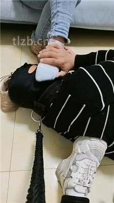 图片[12]_【广东迪迪】双S-脏运动鞋踩虐舔/垃圾桶套头【双视角版】_绳艺库视频下载