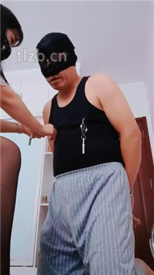 图片[8]_【魅影女神】黑丝高跟踩虐锁久了的狗_绳艺库视频下载