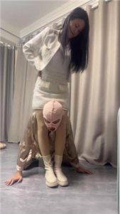 【狗哥】江西刘亦菲短靴踩虐刑罚_绳艺库视频下载