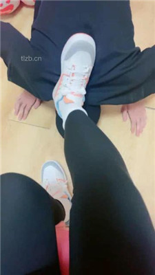 【西西S】运动鞋棉袜-把同学虐成家奴【上】_绳艺库视频下载