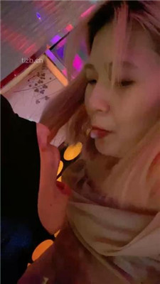 图片[14]_【甜味药丸】KTV虐双狗-舔脚深喉/转胯骑马/口水吐狗脸_绳艺库视频下载