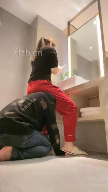 【魅儿】圈养狗奴睡前伺候_绳艺库视频下载