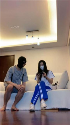 【宝爷】反差女学生霸凌贫困生_绳艺库视频下载