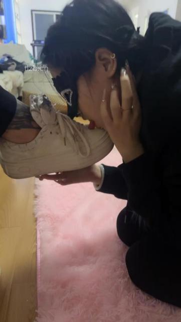 图片[3]_【最浪女慕】强迫闺蜜舔脏鞋/耳光/掐脖【完整版】_绳艺库视频下载