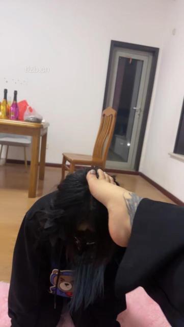 图片[10]_【最浪女慕】强迫闺蜜舔脏鞋/耳光/掐脖【完整版】_绳艺库视频下载