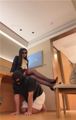 图片[5]_【瑶瑶】白领出差虐老板-黑色高跟诱惑-耳光/脚下虐羞辱_绳艺库视频下载