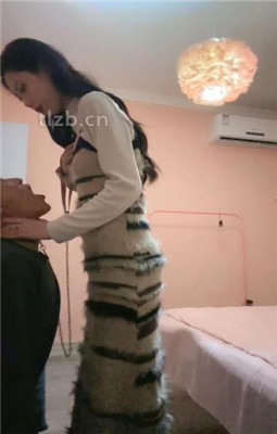 图片[3]_【小蛇】吐口水/耳光抽/舔运动鞋白袜/吃烟头_绳艺库视频下载