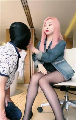 图片[3]_【梦樱】社会小妹虐-耳光抽/喂口水/黑丝脚插嘴_绳艺库视频下载