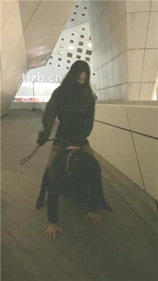 图片[3]_【扶桑】户外遛狗-长靴全体重踩踏_绳艺库视频下载