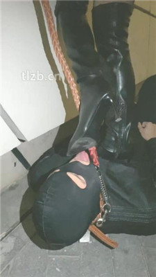 图片[12]_【扶桑】户外遛狗-长靴全体重踩踏_绳艺库视频下载