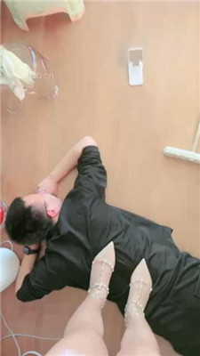 图片[7]_【糯米姐姐】铆钉高跟肉丝踩狗奴_绳艺库视频下载