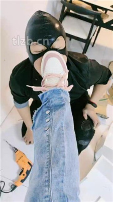 图片[2]_【郡主大大】强迫装修工舔脏鞋/踩踏【双视角版】_绳艺库视频下载