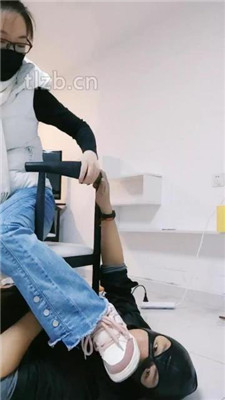 图片[11]_【郡主大大】强迫装修工舔脏鞋/踩踏【双视角版】_绳艺库视频下载