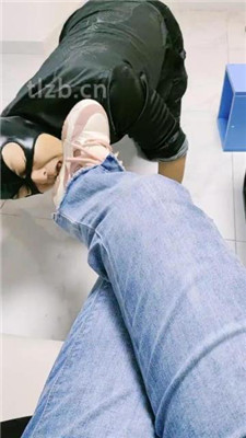 图片[3]_【郡主大大】强迫装修工舔脏鞋/踩踏【双视角版】_绳艺库视频下载