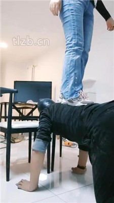 图片[16]_【郡主大大】强迫装修工舔脏鞋/踩踏【双视角版】_绳艺库视频下载