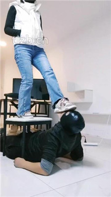 图片[14]_【郡主大大】强迫装修工舔脏鞋/踩踏【双视角版】_绳艺库视频下载