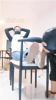 图片[18]_【郡主大大】强迫装修工舔脏鞋/踩踏【双视角版】_绳艺库视频下载