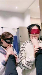 【小羊】母畜下跪舔原味裸足_绳艺库视频下载