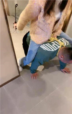 图片[8]_【酒鸽】双S-人体烟灰缸-长靴小白鞋踩/踩踏/骑马/闻臭白袜_绳艺库视频下载