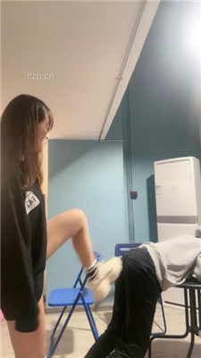 图片[4]_【暴荔姐姐】重度sp抽到狗跪地求饶_绳艺库视频下载