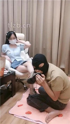 图片[4]_【芸裳】萝莉主S-短靴踩狗爪/鞭打/虐乳/转胯/坐脸窒息_绳艺库视频下载