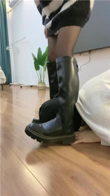 图片[5]_【奶味茶茶】长靴黑丝玩弄-踩头踩踏/踢裆/对镜羞辱插嘴_绳艺库视频下载