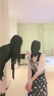 图片[2]_【清禾】保鲜膜窒息-鞭打踩踏耳光-人体烟灰缸_绳艺库视频下载