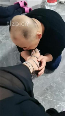 图片[2]_【冷御女王】恶毒妻主裸足恋足舔_绳艺库视频下载