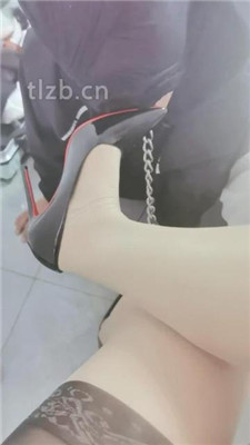 图片[2]_【艳奶奶】舔脚舔鞋口水恋足调_绳艺库视频下载