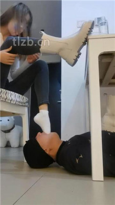 图片[20]_【苒溪】脏短靴白袜全体重踩踏-脚下喂食【双视角版】_绳艺库视频下载