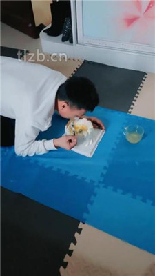 图片[6]_【魅影女神】给狗做特殊的生日蛋糕_绳艺库视频下载